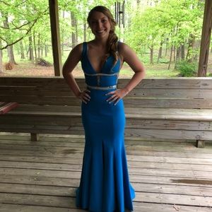 Meet your Posher, Samara